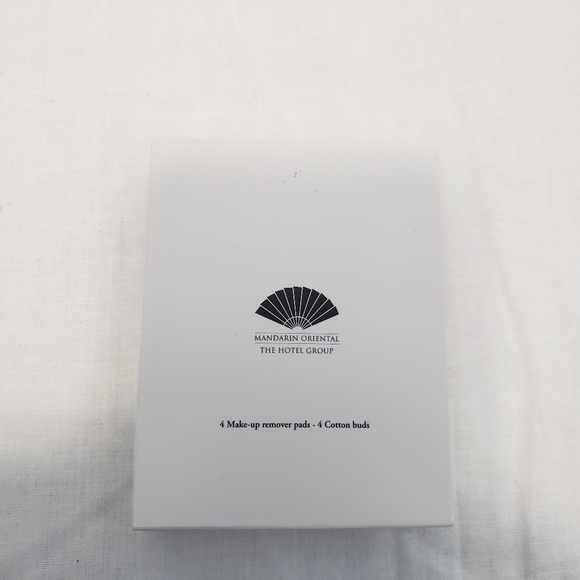 Travel Kit Shower Gel Hask Shampoo and Conditioner 3 Blade Razor And Vanity Set - Picture 6 of 7